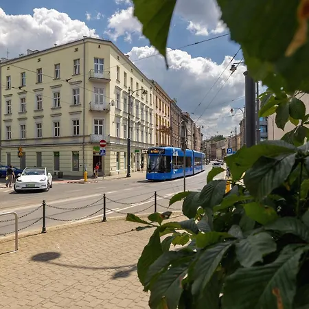 Smoky Pearl Ap-1Br With Balcony-Old Town